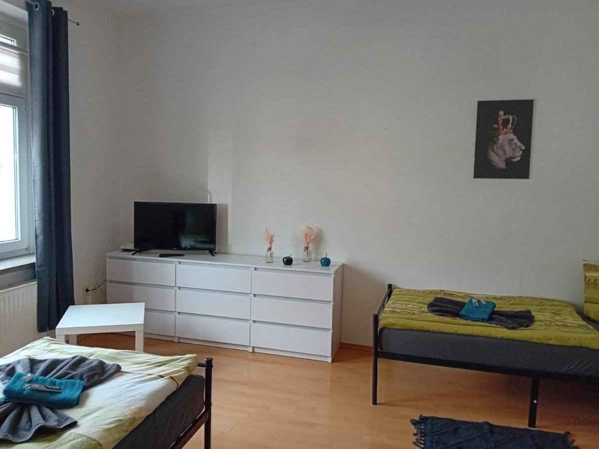 Stellas Monteurwohnungen Werdau Bagian luar foto